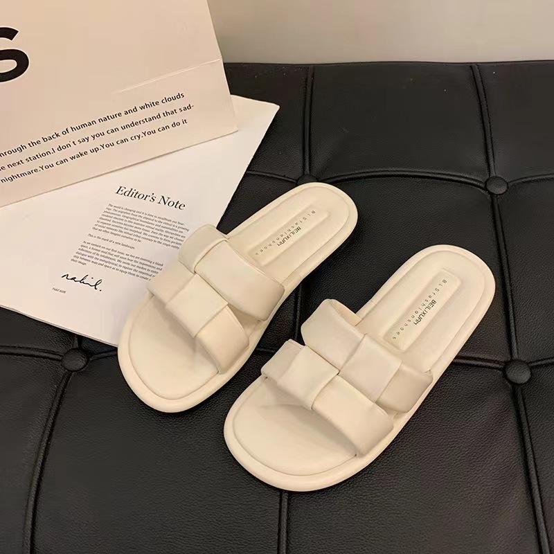 New flat-bottomed one-word cool slippers, high-end student soft-bottomed beach slippers, women's summer