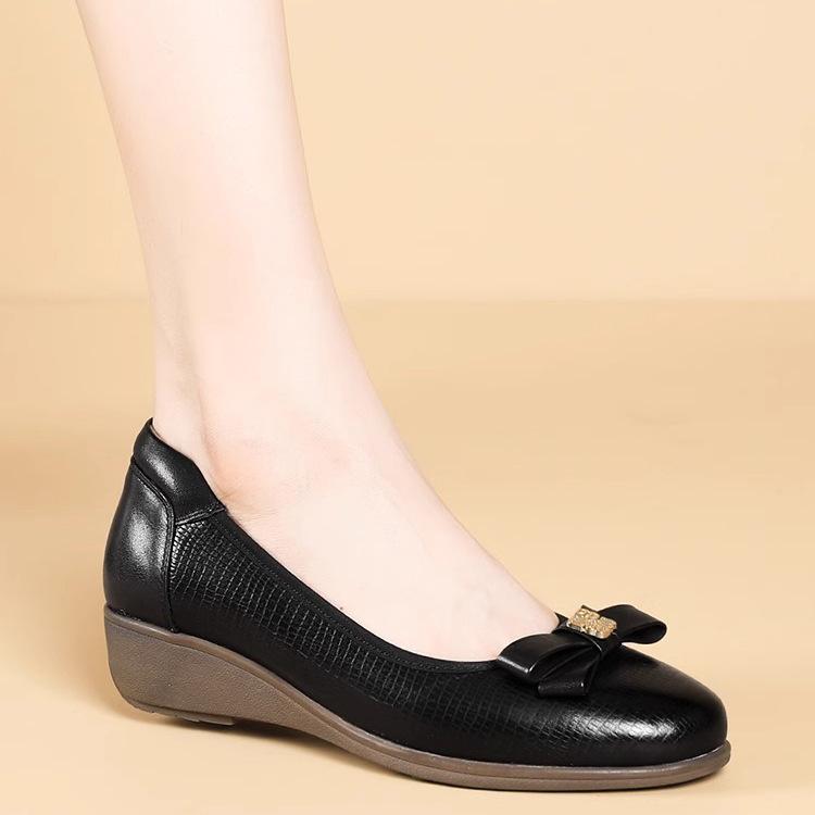 Slope Heel Small Leather Shoes 2025 New Women's Shoes Large Size Round Head Casual Grandma Shoes Shallow Mouth One Pedal Single Shoes Women