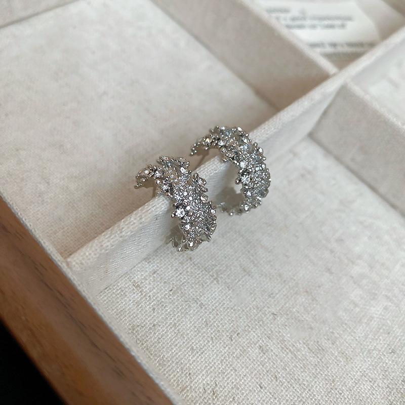 Luxury Shiny Zircon Hollow C-shaped Earrings for Women Exquisite Designed Hoop Earring Versatile Party Jewelry Accessories Gifts