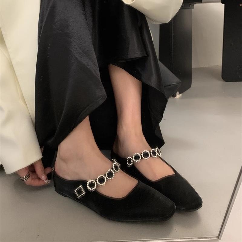 Fashion 2025 New Women Casual and Comfortable Crystal Flats Slippers Designer Sandals Dress Round-toe Leather Slides Buckle Shoes