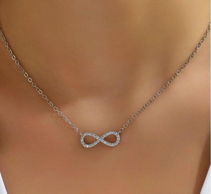 

Fashion Simple Figure 8 Pendant Necklace for Women, Minimalist Commuter Style Collarbone Chain Jewelry срібний