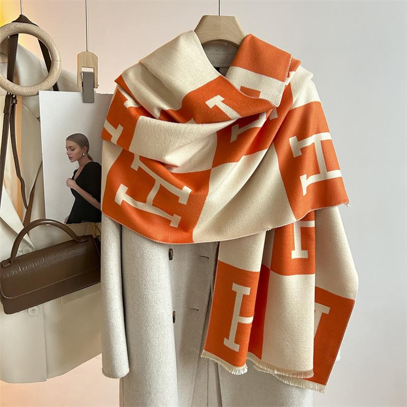 Premium Black and White H Letter Imitation Cashmere Big Shawl Autumn and Winter Atmosphere Plaid Tassel Outer Scarf Scarf Woman