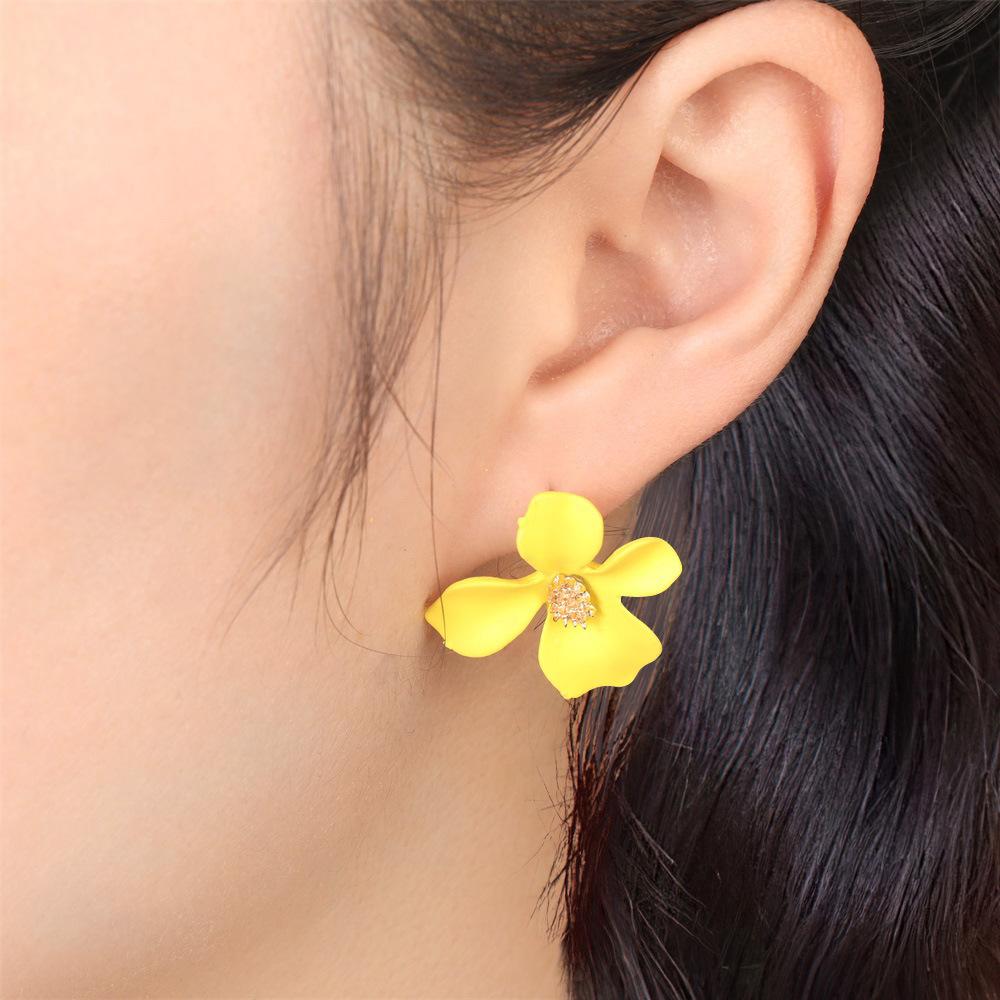 Sweet Lemon Yellow Earrings Niche Design Sense Cute Flower Pearl Female Korean Simple Versatile Geometric Earrings