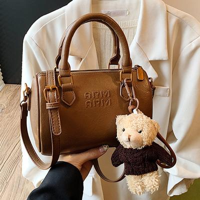 Korean Version of Retro Boston Bag 2025 Autumn New Hand Pillow Bag High Value Trend Women's Messenger Bag