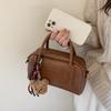 Retro Niche Design New Simple and Exquisite Handbag Fashionable and Versatile 2025 Autumn Women's Shoulder Messenger Bag
