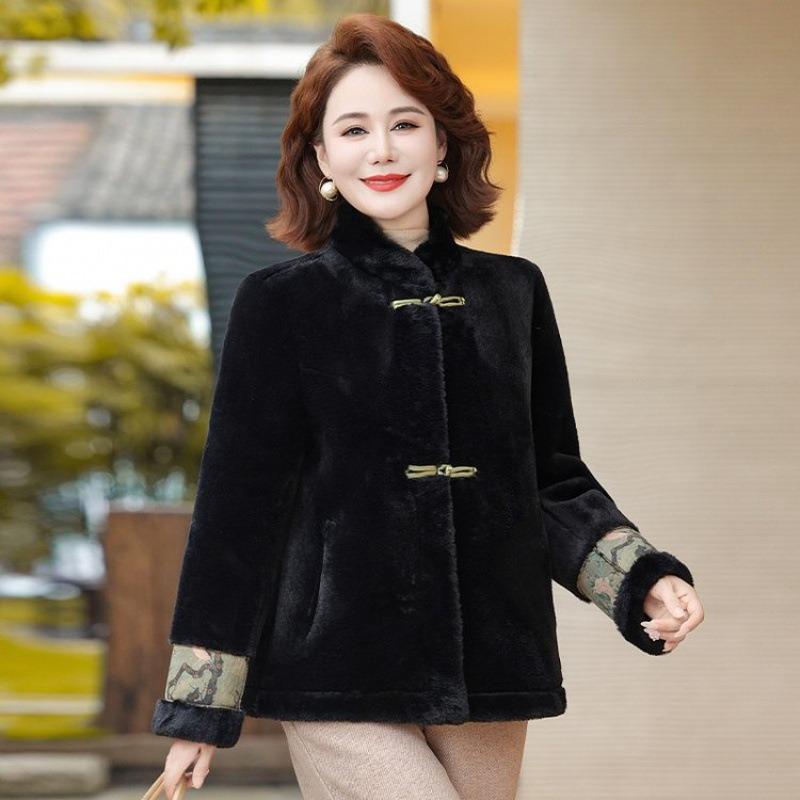 Fur Integrated Fur Jacket Women's Short Top To Keep Warm and Wear Large Sizes On Both Sides