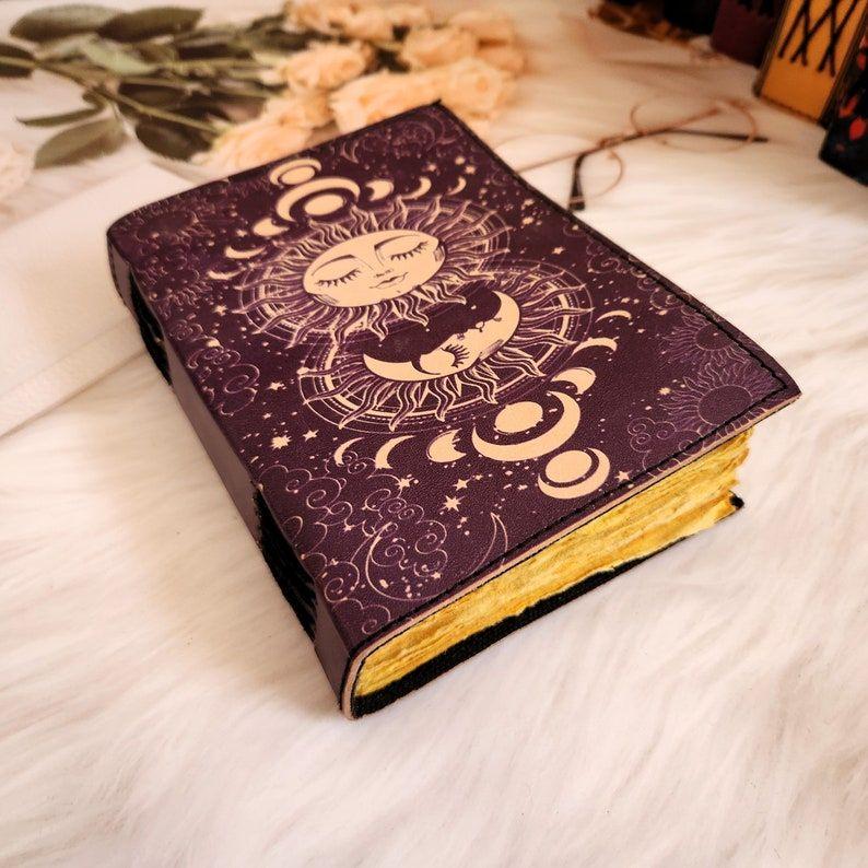 

Кожаный блокнот-журнал «Солнце и Луна», скетчбук, кожаный дневник, журнал, свадебный подарок, журнал для записей, персонализированный подарок, подарок для него. 7 x 5 in