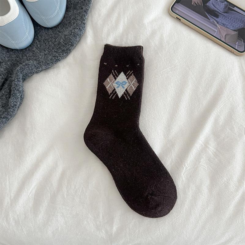 

Женские осенне-зимние утолщенные теплые винтажные носки с ромбовидным узором и бантом из шерстяного ворса 1 pair
