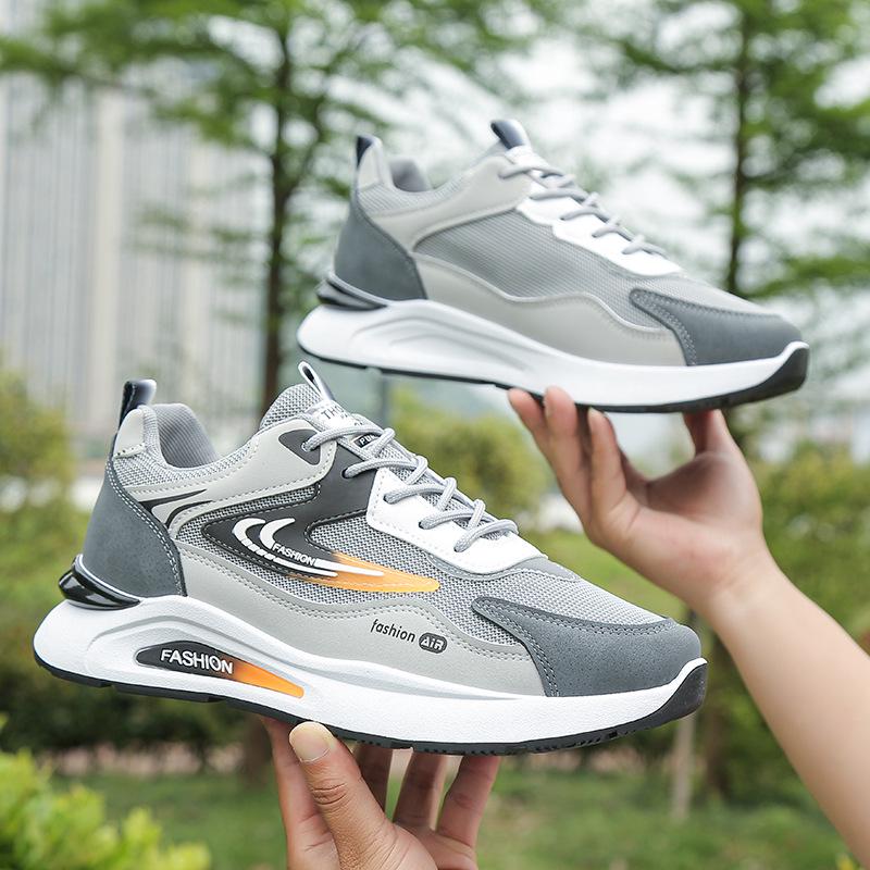 Atmungsaktive weiße Mesh-Sportschuhe mit dicken Sohlen