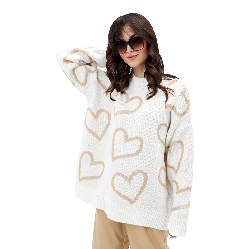 Женские зимние вязаные свитера с круглым вырезом и принтом в виде сердца — фото 4