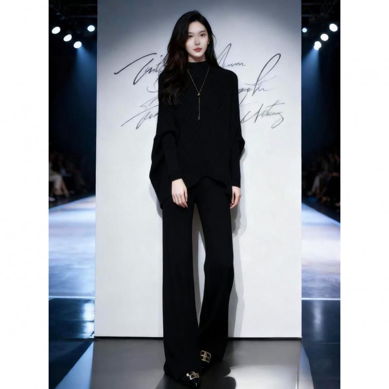 French Retro Casual Knit Two-Piece Set: Bat Sleeve Autumn/Winter Design, Comfortable Fit