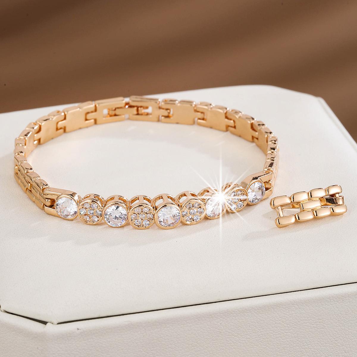 

Модный браслет в холодном стиле с микро инкрустацией из циркона в диком ретро стиле золотой