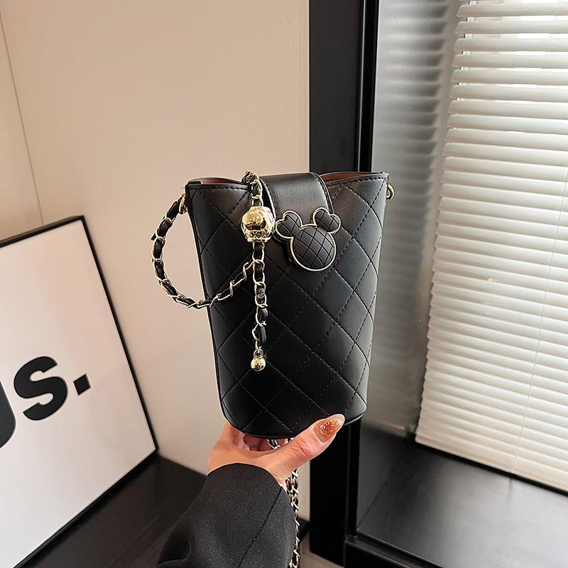 

Сумка корейская высококачественная универсальная сумка-ведро осень-зима 2024 новый нишевый дизайн ретро сумка-мессенджер женская чёрный