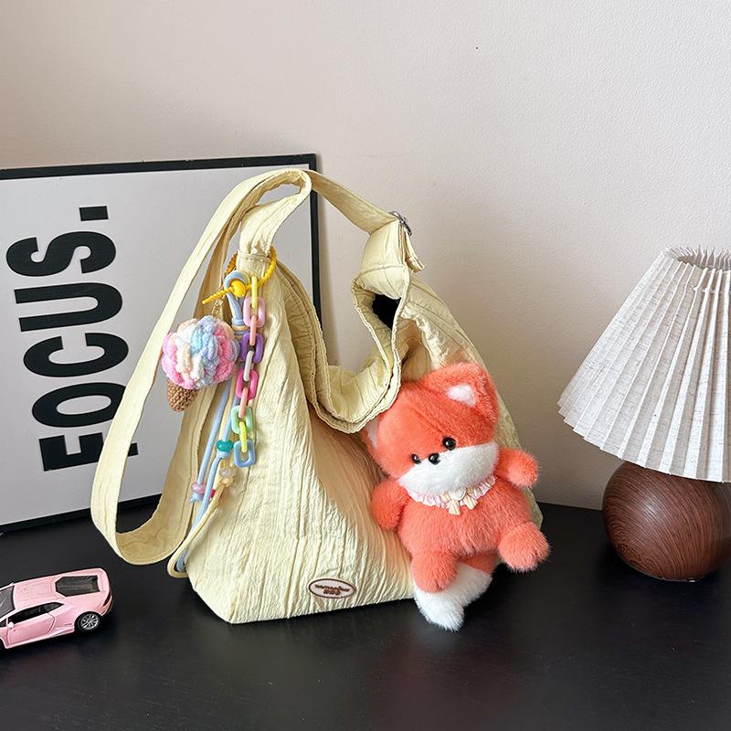 Casual large-capacity cartoon canvas bag women's 2025 new commuter versatile shoulder bag college student tote bag