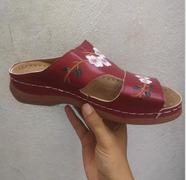 

Полые шлепанцы летние женские сандалии тапочки удобные босоножки на танкетке пляжные римские женские тапочки Zapatos Mujer 35 вино красного