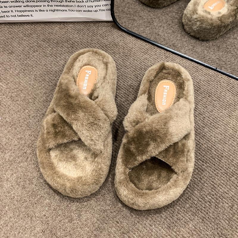 

Internet celebrity Mao Mao slippers women wear casual new Korean version ins trendy shoes autumn and winter home cotton slippers one-word drag 42 хаки