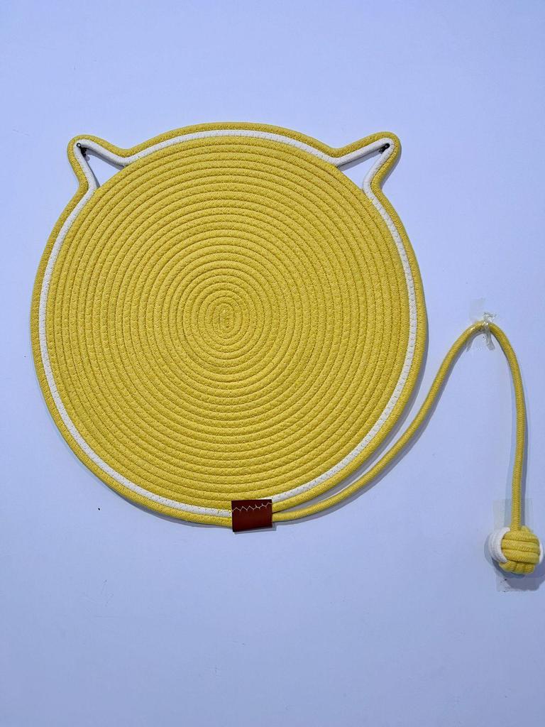Cat Paw Woven Rope Mat: Self-Entertainment Ball, Washable Scratching Pad, and Sleeping Mat.