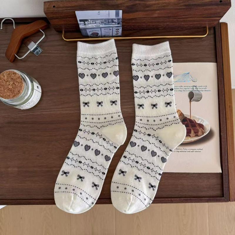 Ladies Spring and Summer Cotton Bow Love Boneless Tube Pile Socks