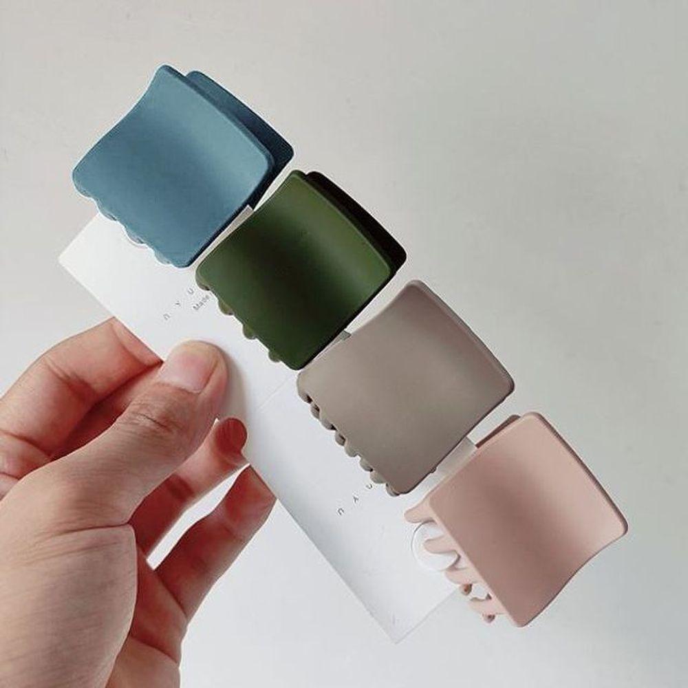 

Matte square half-head hair clip Blue