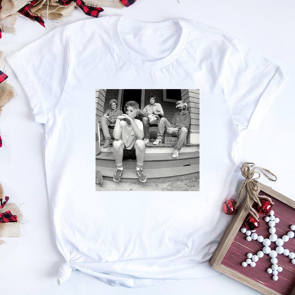 2025 Golden Girls Hanging Out Graphic Tee Golden Girls Squad Goals Shirt Stay Golden Vintage Tshirt Gift for BFF Girls Trip Tee