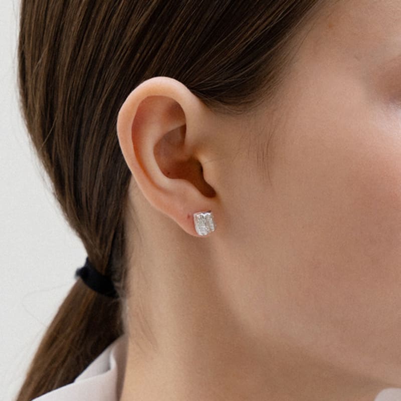 REINDEER MOROCCO EARRING 13