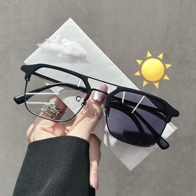 1 Pair of Y2K Style Male and Female Universal Full Frame Light Sensing Color Changing Fashionable Glasses Suitable for Casual