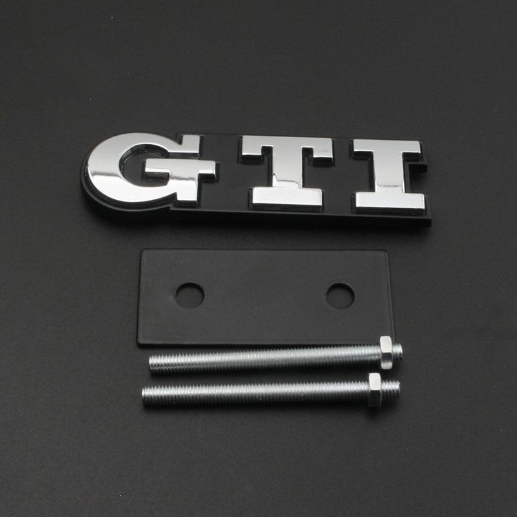 Kompatibilis Volkswagen POLO, Golf és GTI emblémákkal, hűtőrács logókkal, nyuszi matricákkal és egyedi csomagtérajtó jelvény dekorációkkal.