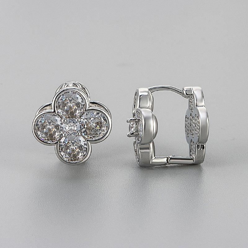 New Four-leaf Clover Earrings Exquisite Zircon Earrings Reversible Earrings Stylish and Elegant Women's Earrings