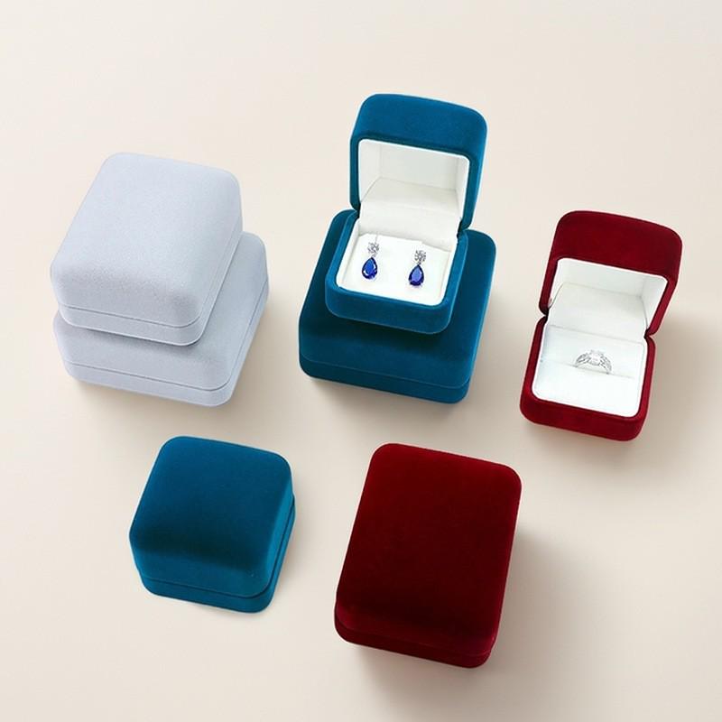 Velvet Jewelry Box with Rounded Corners – High-End Ring, Bracelet, and Pendant Packaging