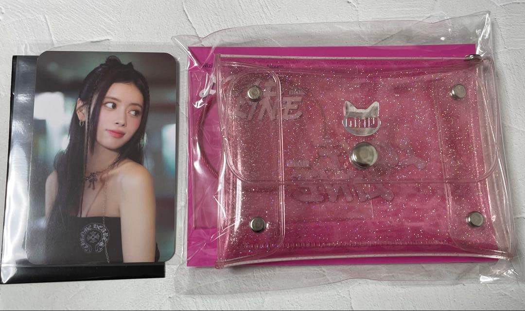 [Б/У] NiziU LOVE LINE Pop-up Cafe Монетница Лима