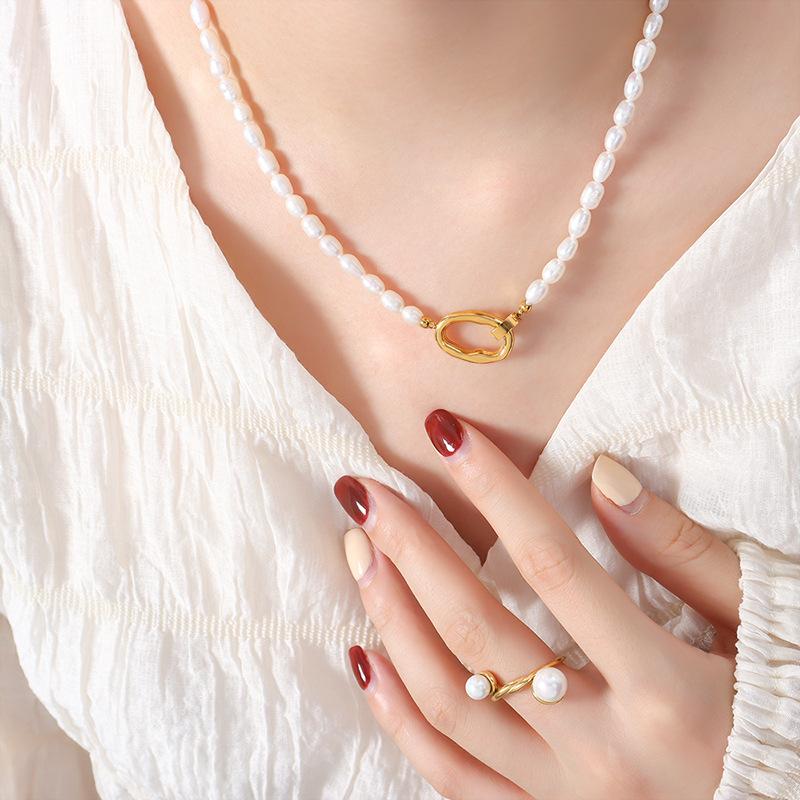 

Элегантная мода легкая роскошь креативное чувство натуральный пресноводный жемчуг цепочка скрытая пряжка индивидуальный дизайн кольцо пряжка кулон ожерелье