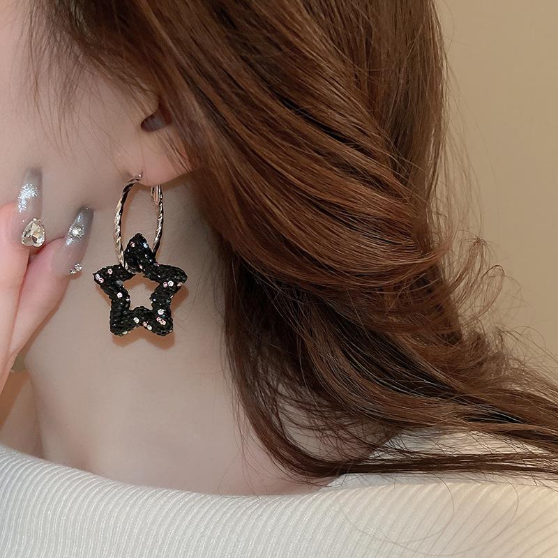 Exaggerated Dark Style Diamond Pentagram Silver Hoops - High-End Geometric Hip-Hop Earrings for Women