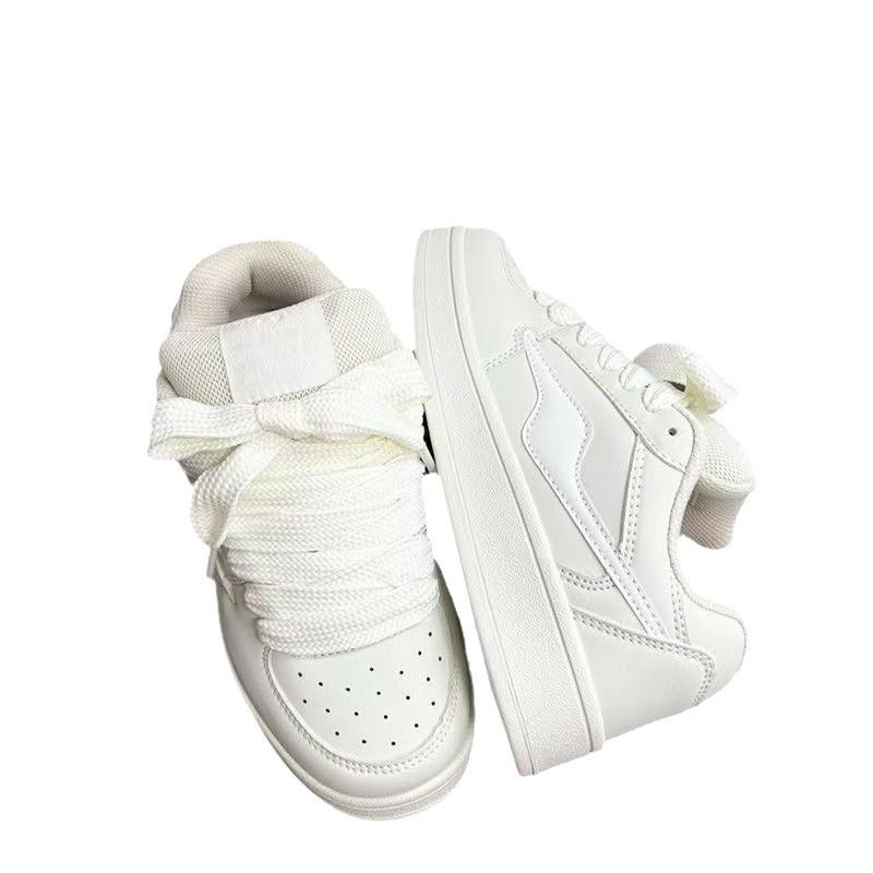 2025 new autumn niche original lightning bread shoes ins super fire Korean version street shot versatile casual board shoes women