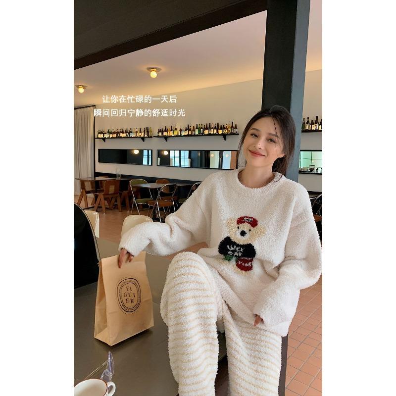 

0 Half-edge velvet winter pajamas set collar college style warm loose velvet thickened loungewear autumn and winter models F (80-70 kg)