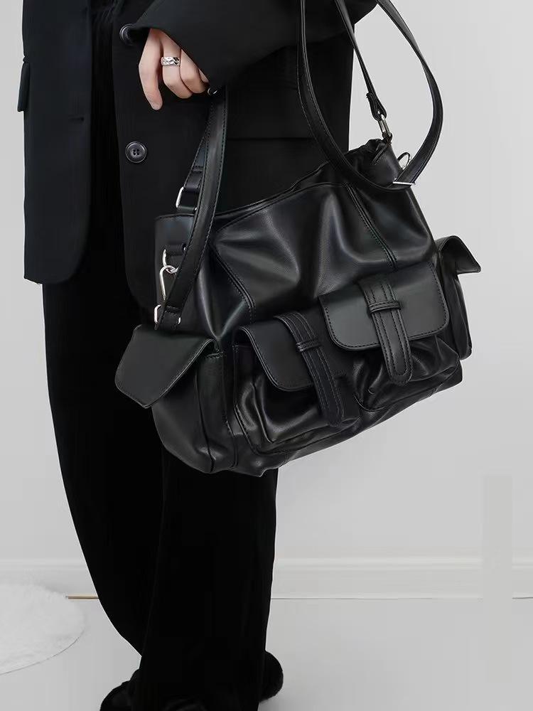 Autumn/Winter Women's Large Capacity Retro Crossbody and Shoulder Tote Bag
