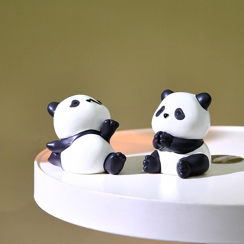 Little Panda Handmade Figurine, Cute Cake for Car Decoration, Tabletop Resin Small Handicraft, Small Animal Toy