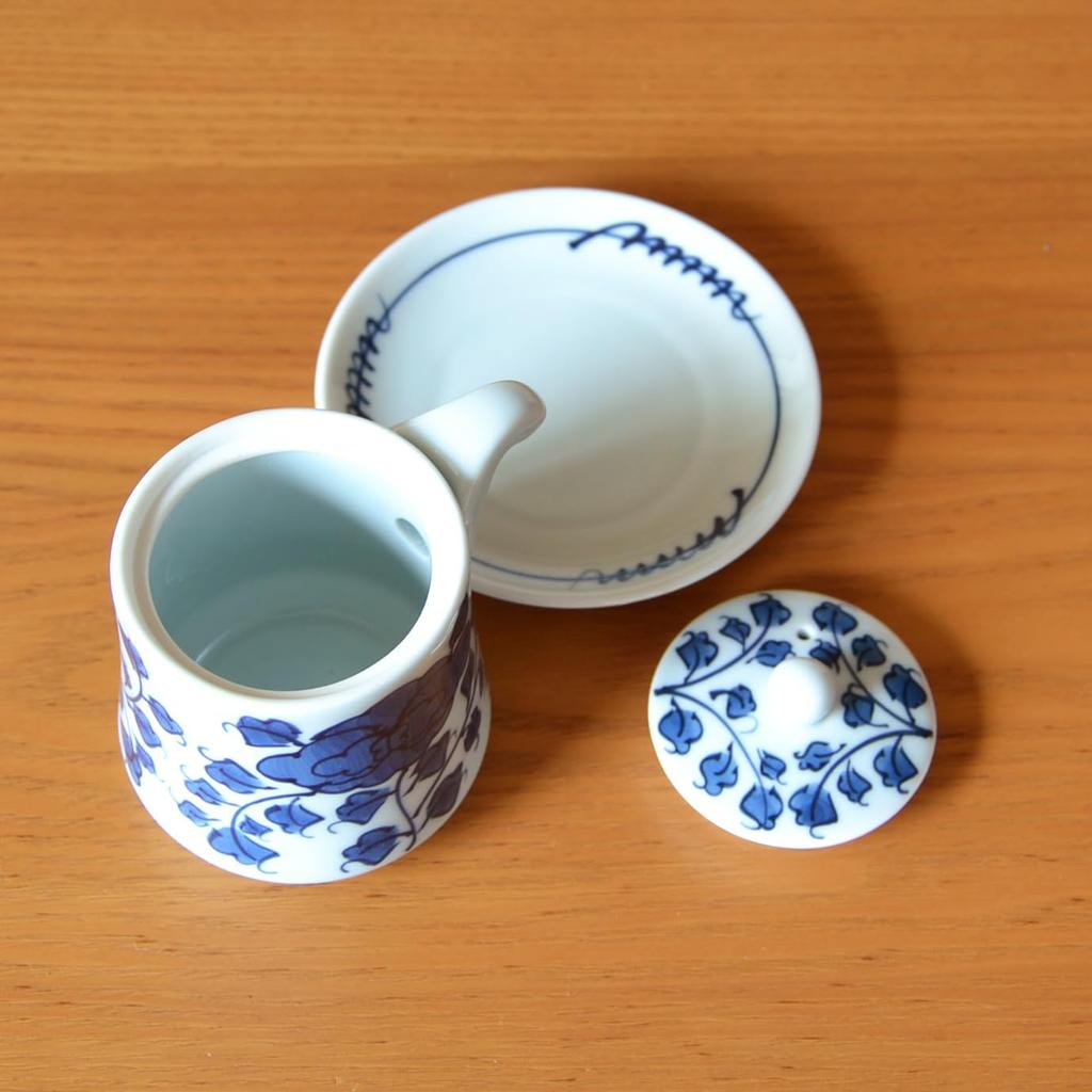 Stylish and compact Arita ware Arita ware arabesque soy sauce dispenser with 90ml capacity saucer,