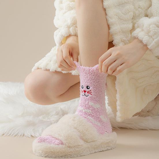 Fluffy Winter Crew Socks Cute Animal Embroidery Warm Socks Thick Fuzzy Plush Bear Cat Thermal Socks for Women Sleep Home Lounging