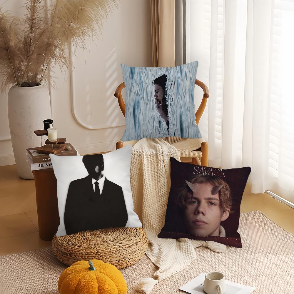 Singer The K-kid LAROI Pillow Case Applicable Space For Guest Rooms Interiors Cars Office House Decoration