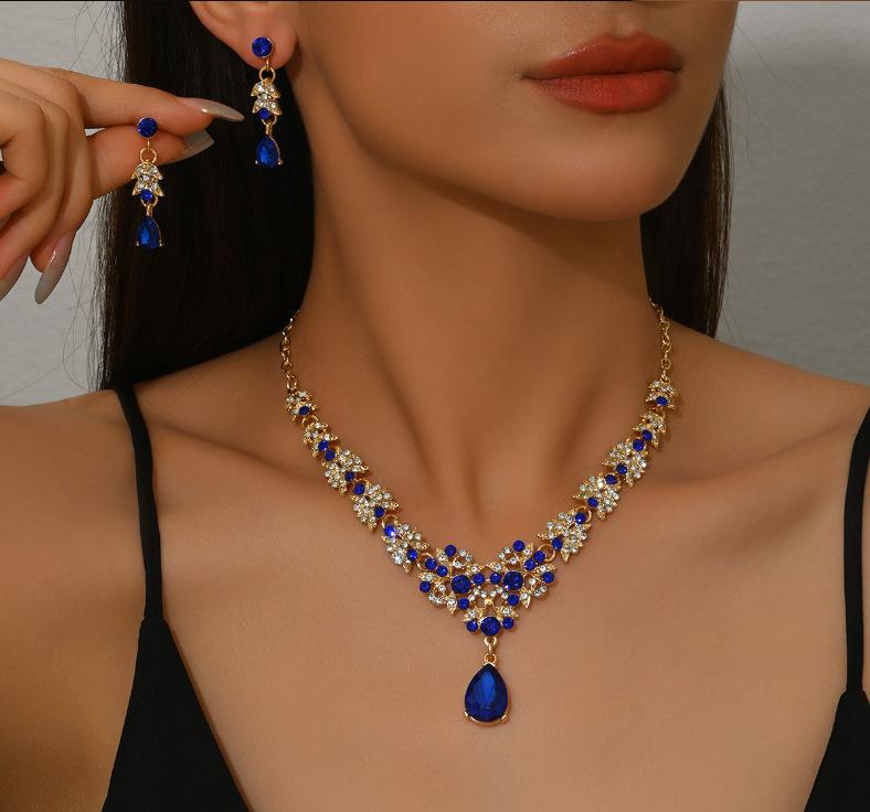 Ladies' Temperament Luxury Rhinestone Necklace Earrings Two-piece Set High-end Bridal Jewelry Set Necklace 2026