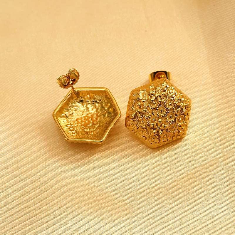 Geometric Retro Hammered Texture Irregular Ear Cuffs: Simple, Fashionable Women's Earrings