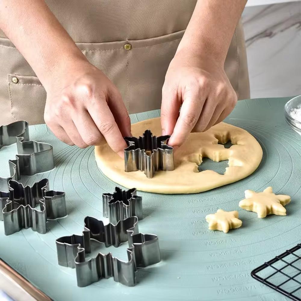 10Pcs/set Multiple Sizes Christmas Snowflake Cookie Cutter Stainless Steel Sandwich Mould  Chocolate