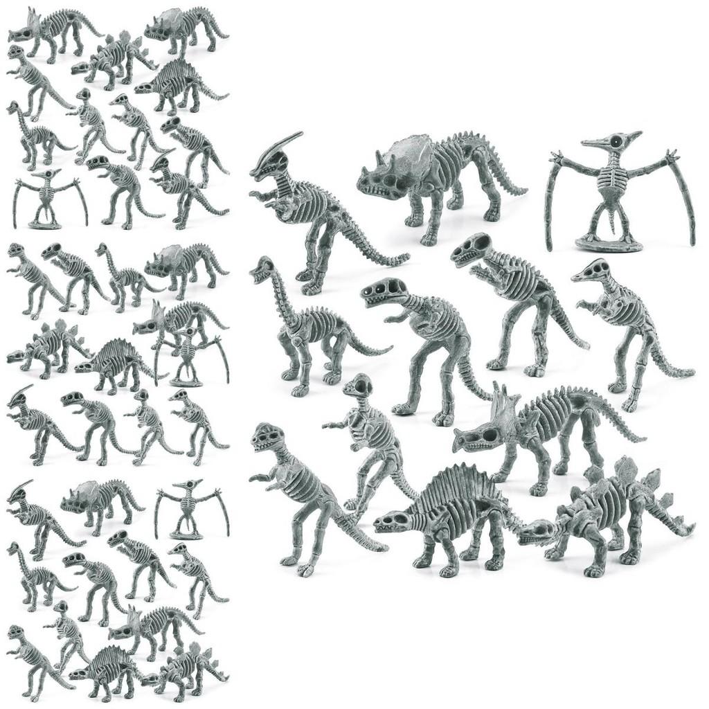 Detailliertes graues PVC-Dinosaurierskelett-Set mit Triceratops und anderen Fossilien