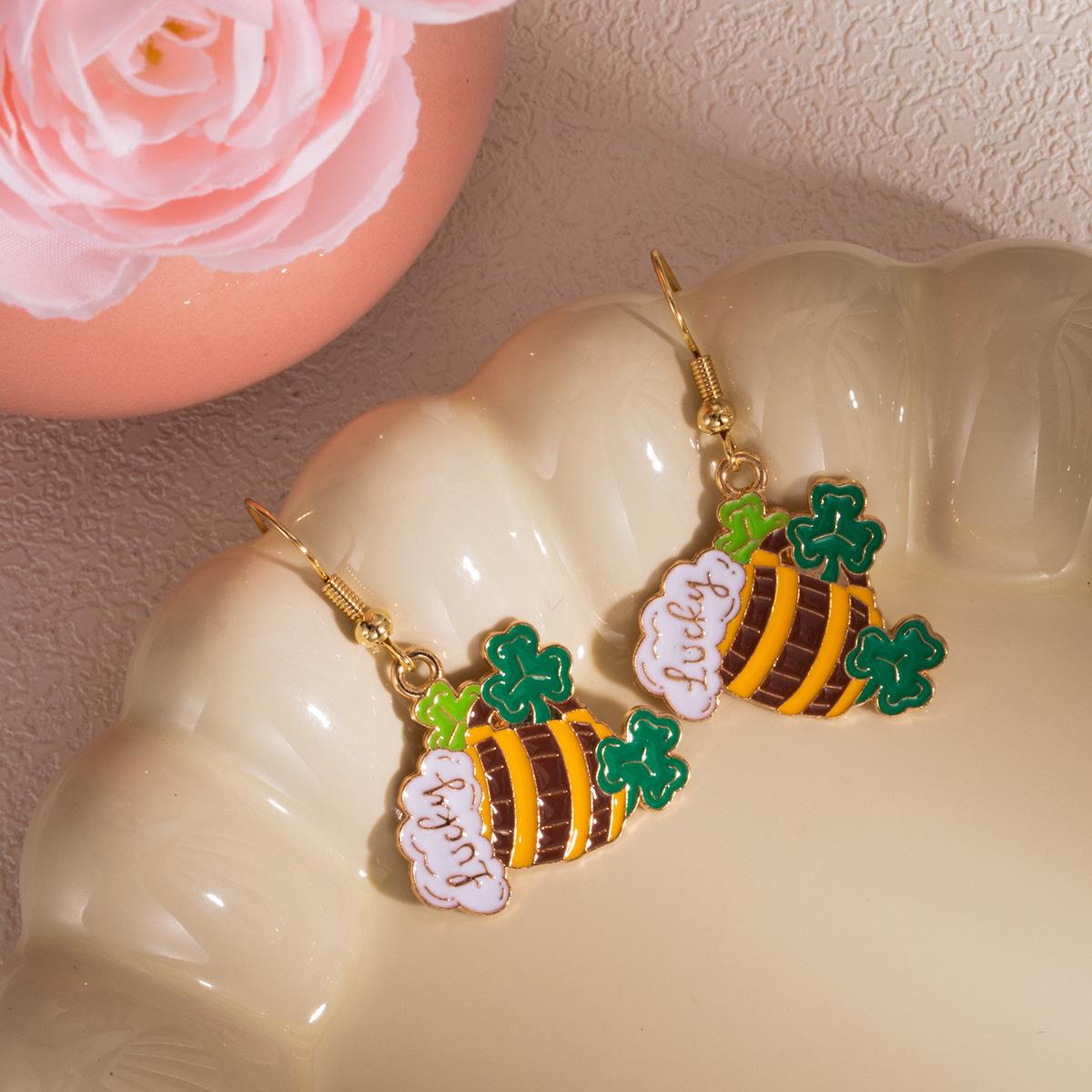 Ирландский этикет Клевер Цилиндр Масляный Ушной Крючок, Mori Легкая Роскошь Высококлассный Счастливый Темперамент Модные Серьги