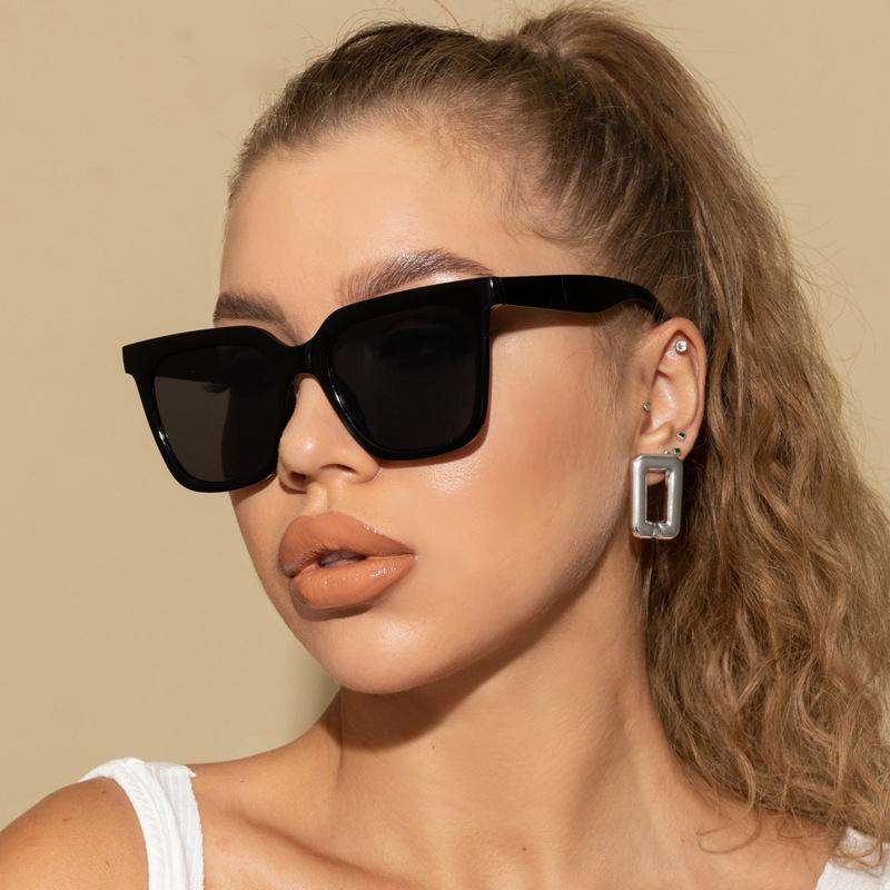 Oversize Square Women Sunglasses Classic Big Frame Black Ladies Sun Glasses Fashion Summer Vacation Shades