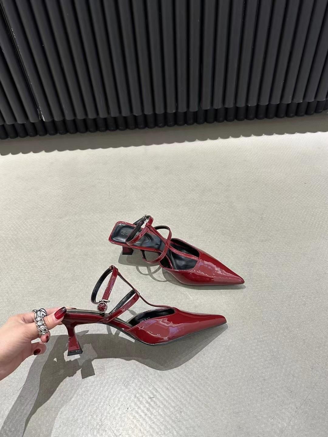 

French niche high heels with skirt sandals fairy shoes 2025 new summer temperament pointed thick heel single shoes 40 червоний