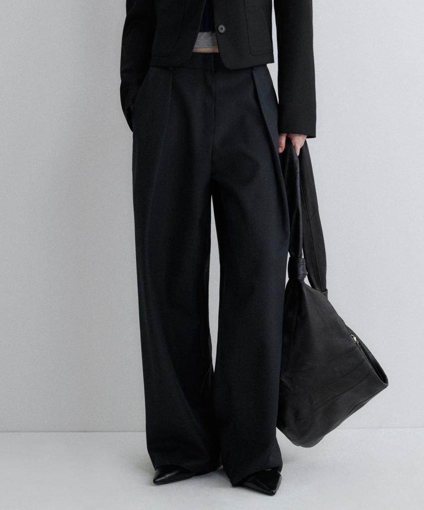 SUARE WOMEN Wool One-Pleat Wide Slacks - 3 Colors