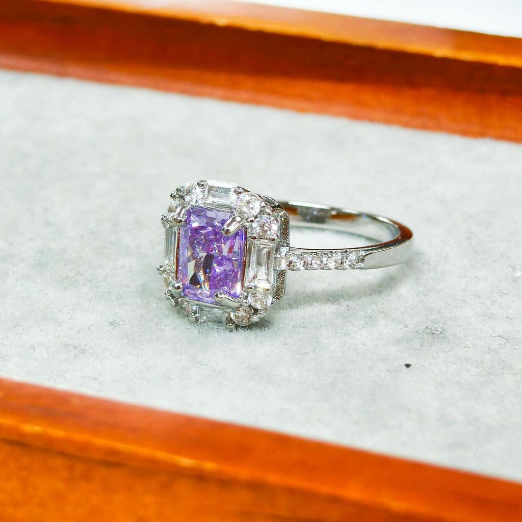 Gessen Jewelry Luxury Diamond Inlaid Rectangular Ring