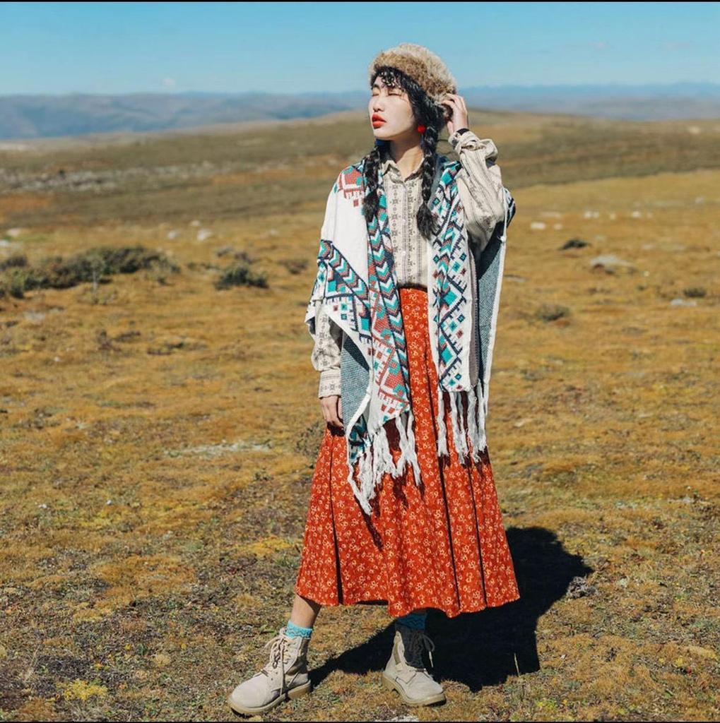 Yunnan Ethnic Knitted Scarf Shawl for Women – Stylish, Thin, and Versatile Summer Outerwear.