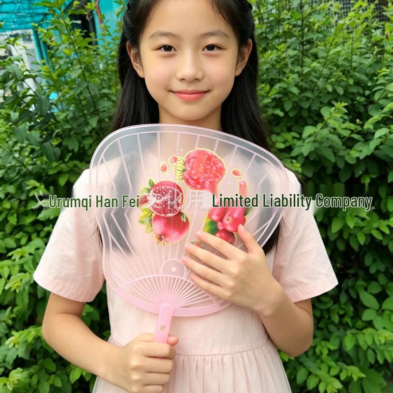 Large Old-Fashioned Hand-Crank Cattail Plastic Fan: Portable Banana Leaf Design for Summer Cooling and Mosquito Repellent.